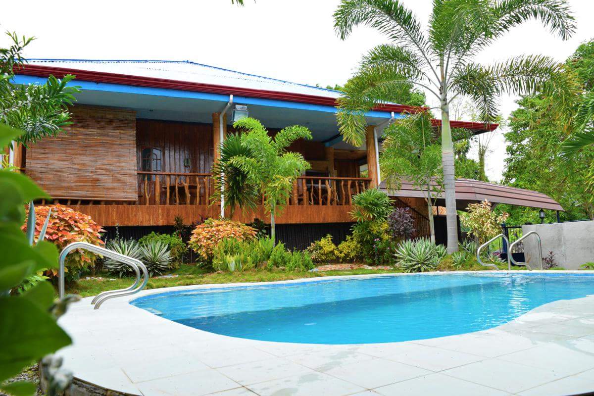 4-Bedroom Villa with Garden View at Villa Corrales